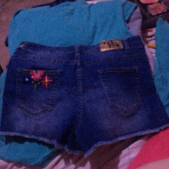 Sold - Picture 4 of 6